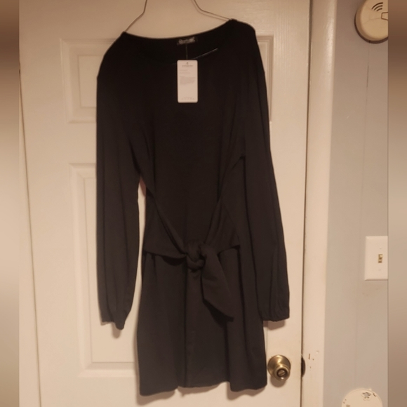 Dresses & Skirts - Women's Black Dress